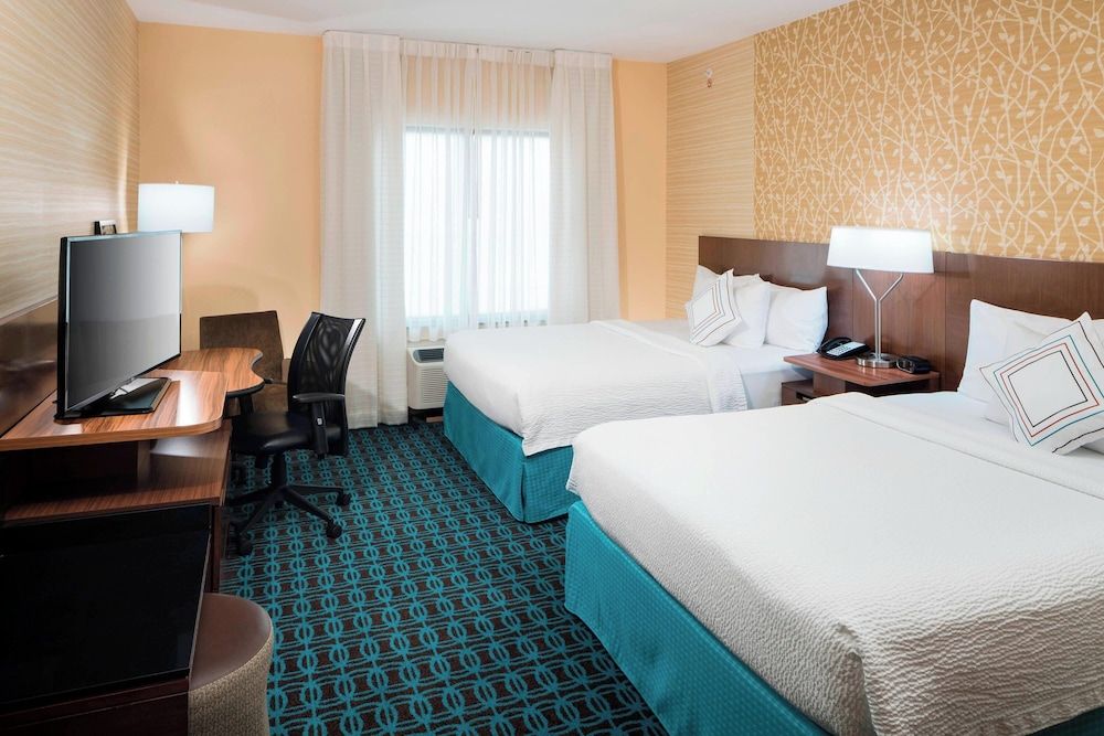 Room, 2 Queen Beds (Mobility Accessible, Tub)