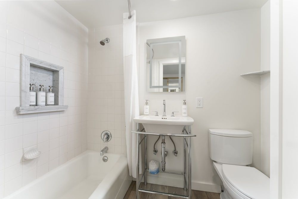 The Franciscan Hotel Room, 1 Queen Bed 2