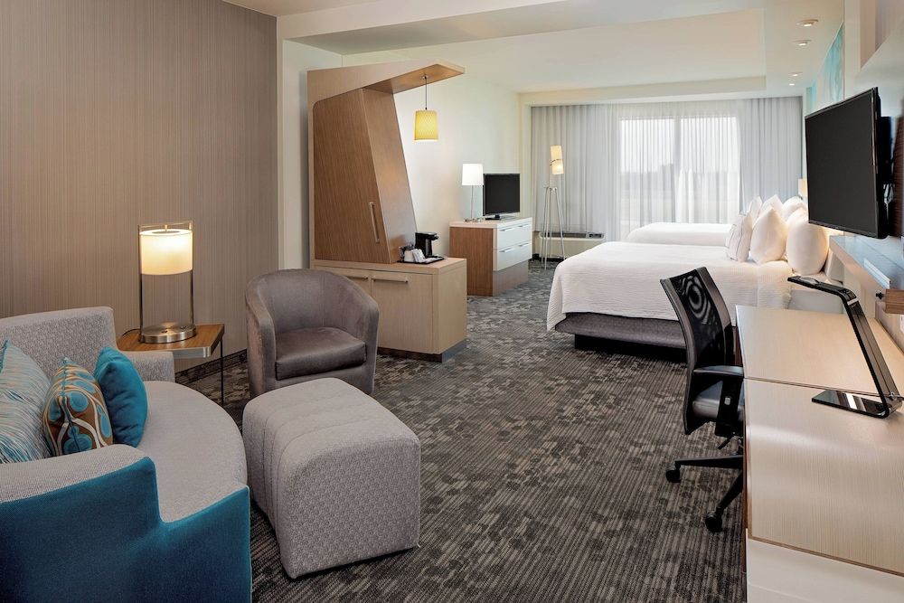 Suite, Multiple Beds, Non Smoking (Hearing Accessible)