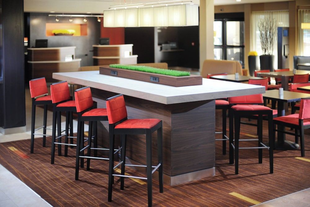 undefined Courtyard by Marriott Houston Hobby Airport 10