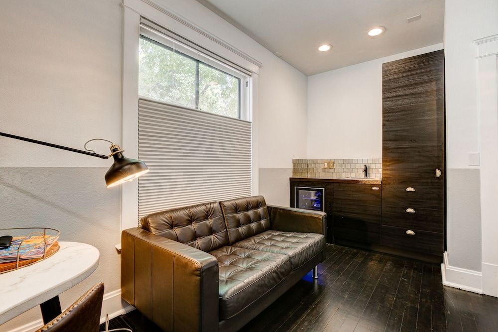 The Flats Room, 1 King Bed, Refrigerator, Ground Floor 6