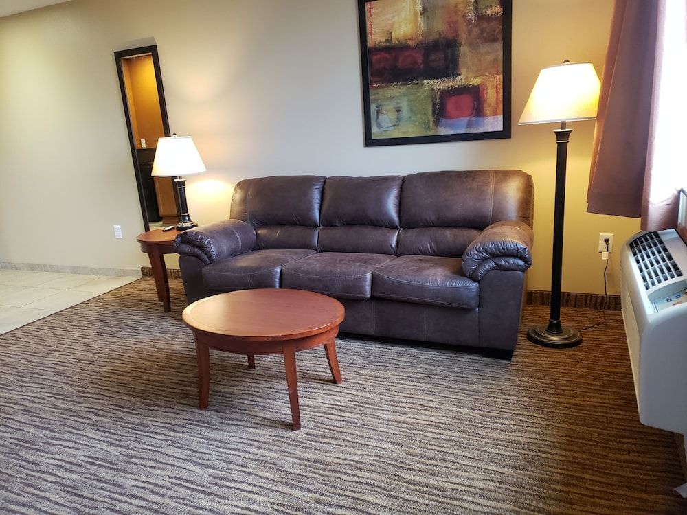Cobblestone Inn & Suites - Newton Studio, Multiple Beds, Non Smoking 6