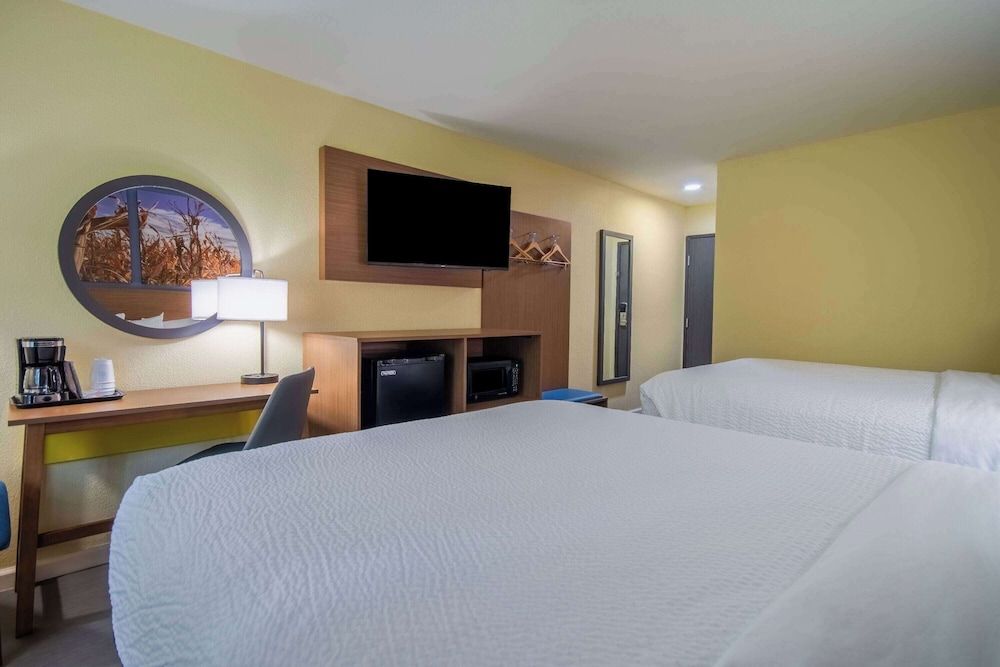 Room, 2 Queen Beds, Non Smoking