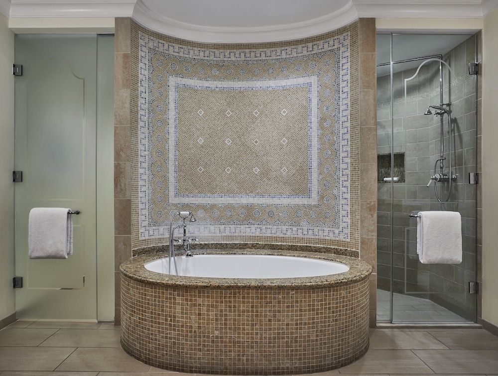 The Ocean Club, A Four Seasons Resort, Bahamas Luxury Room, 2 Queen Beds, Oceanfront 5