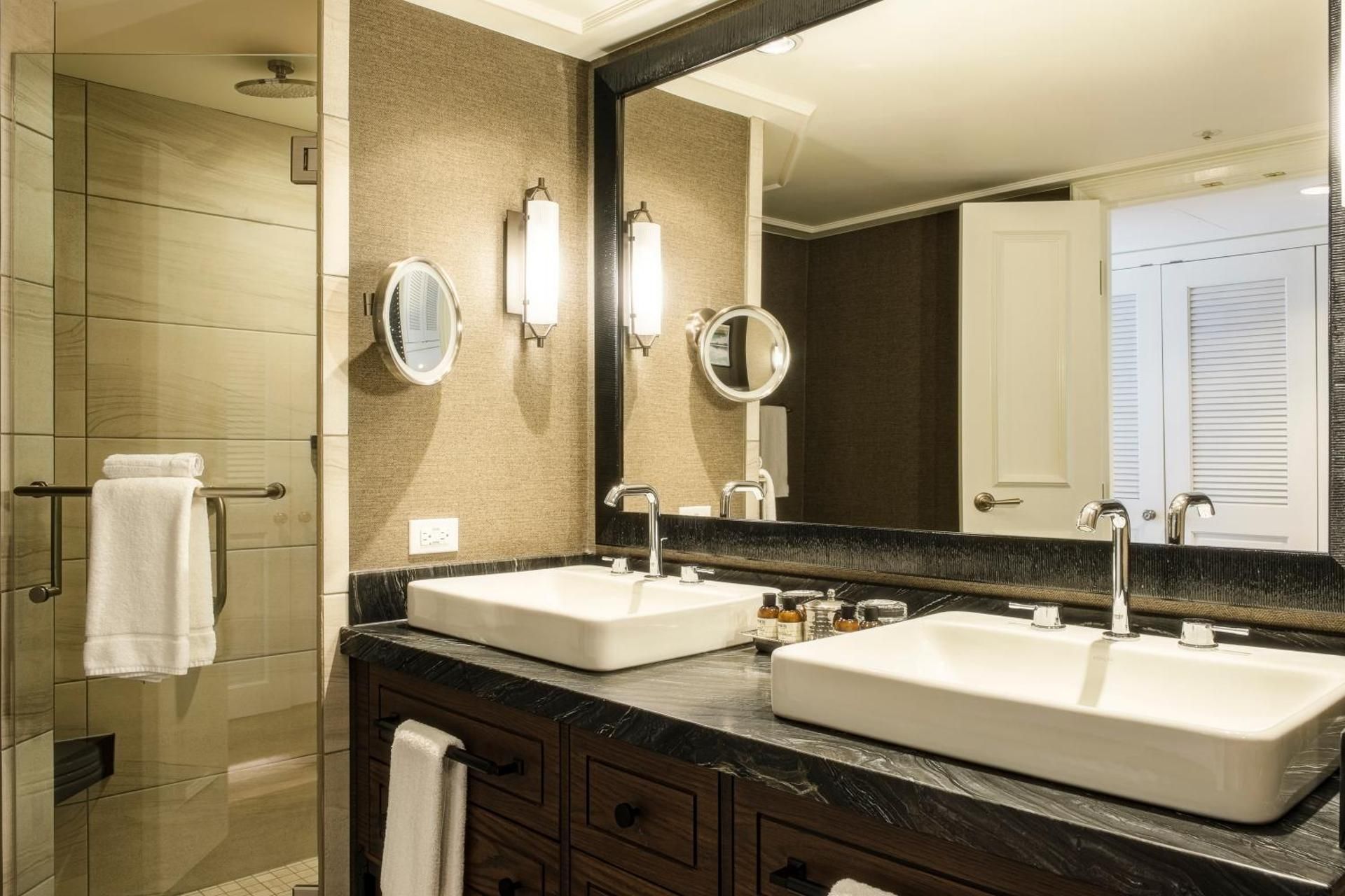 One Bedroom King Suite with Mountain View