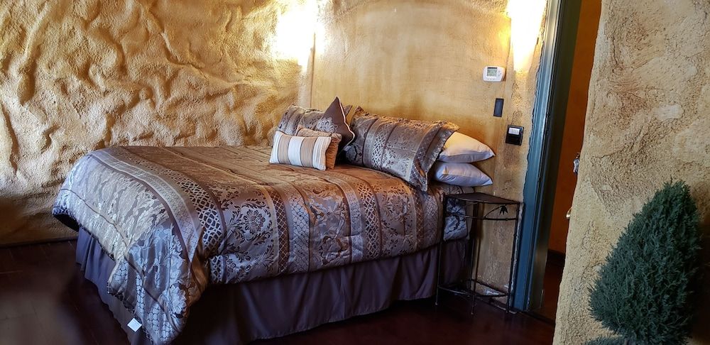 Bella Tuscany (Non-Pet Friendly)