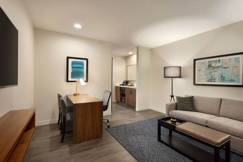 Embassy Suites by Hilton Amarillo Downtown Suite, 2 Queen Beds, Accessible, Non Smoking (hearing acc) 4