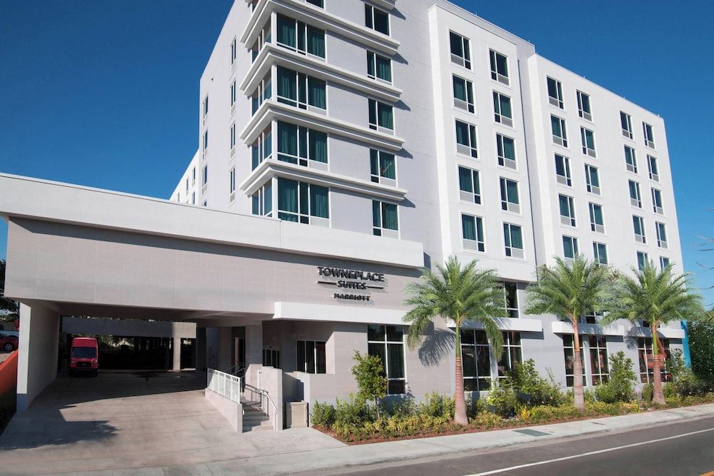 undefined TownePlace Suites by Marriott Miami Airport 2