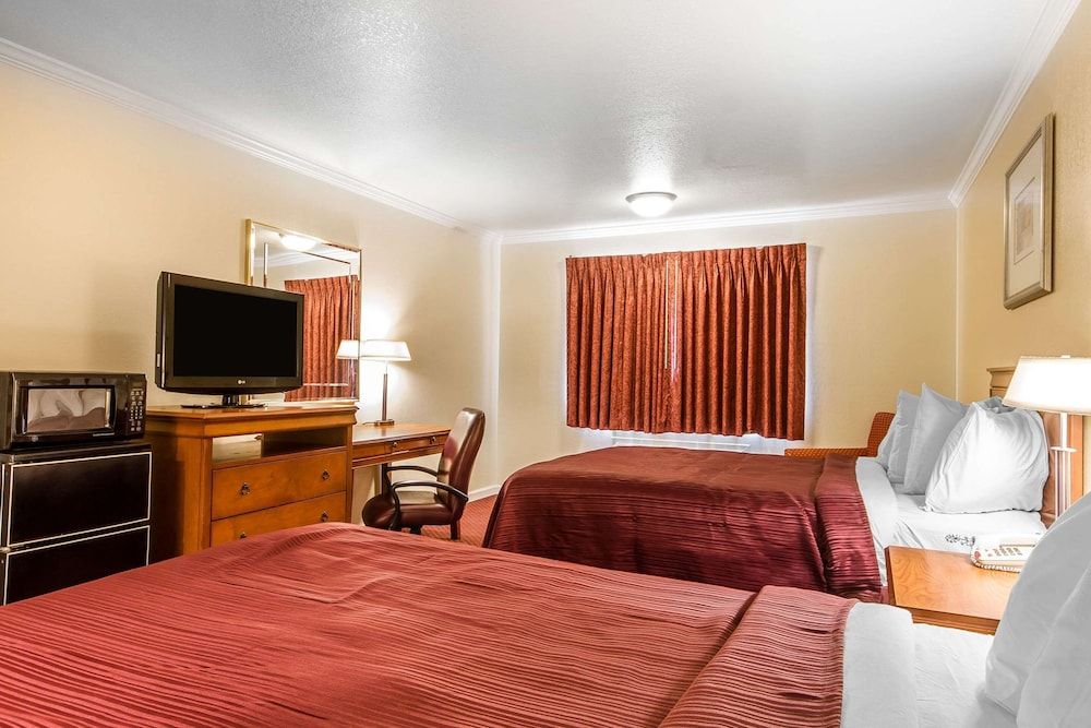 Standard Room, 2 Queen Beds, Non Smoking