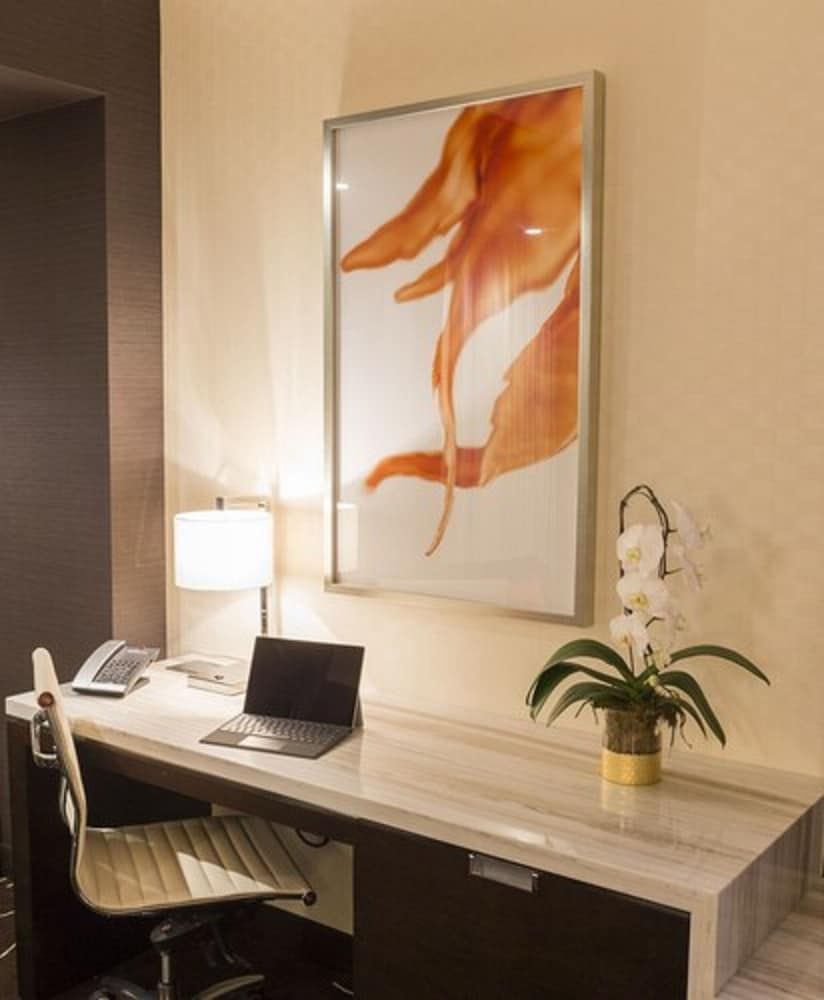 Premium Room, 1 King Bed