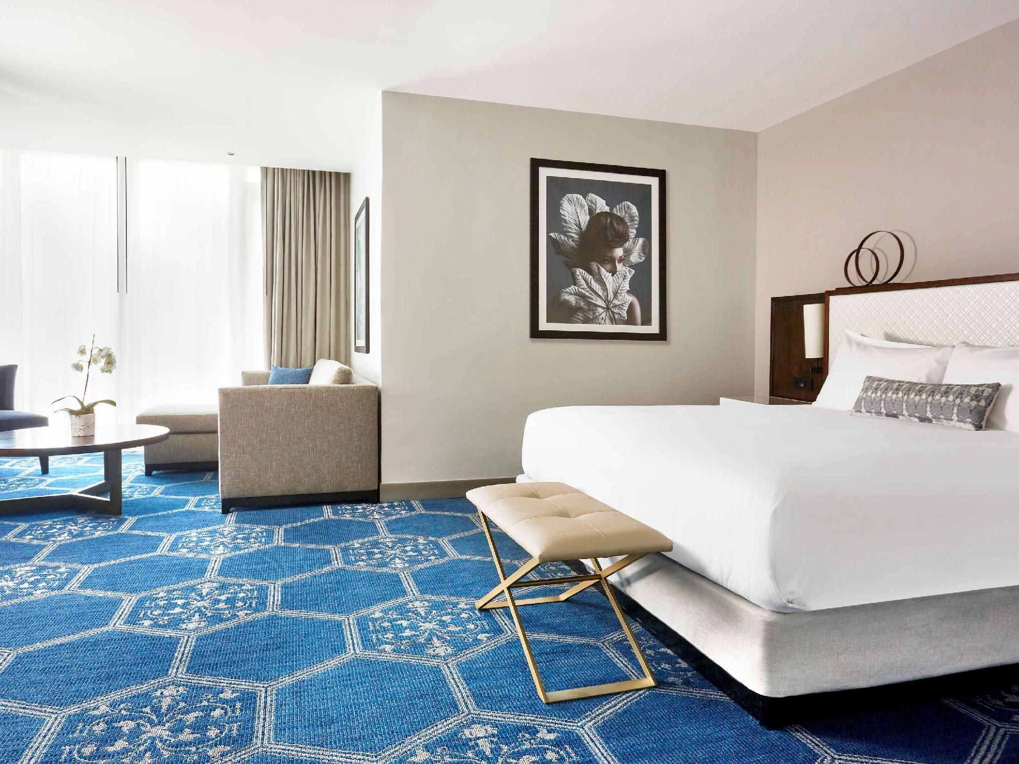 GRAND TERRACE OCEAN VIEW ONE BEDROOM SUITE 1 KING. 1374sf,127sm. 1 King or 2 Queen.