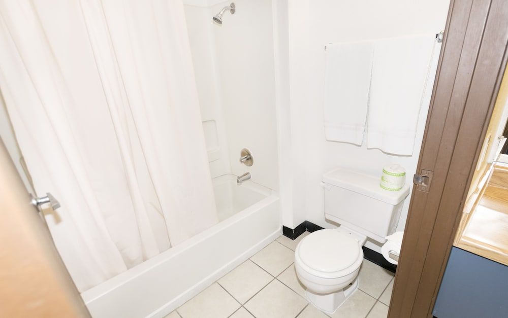 Morada Inn - Near Garden Grove Park Economy Room, 1 Queen Bed, Non Smoking 6