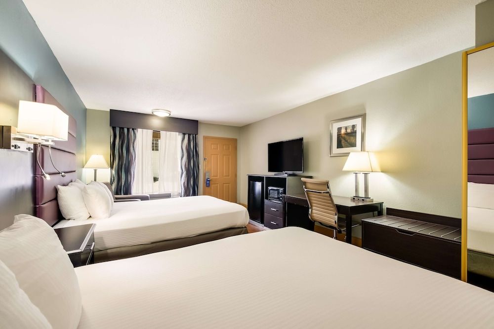 Standard Room, 2 Queen Beds, Kitchenette
