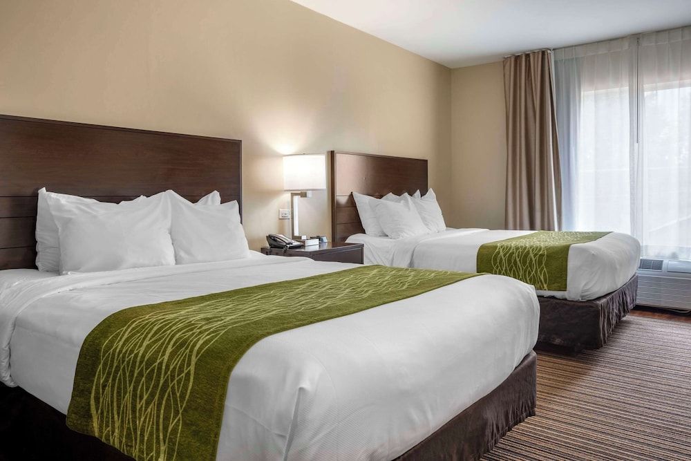 Comfort Inn Connellsville Riverview Room, 2 Queen Beds, Accessible, Non Smoking 4