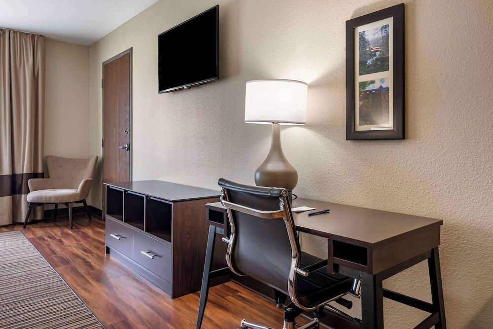 Comfort Inn Connellsville Riverview Room, 2 Queen Beds, Accessible, Non Smoking 9