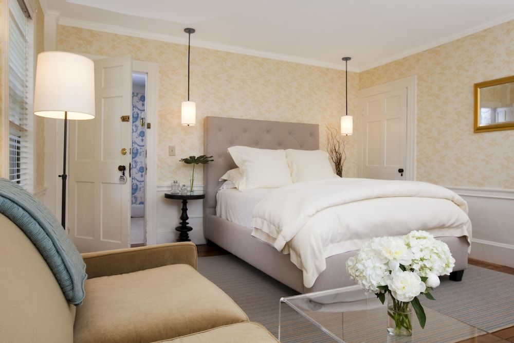 Kennebunkport Captains Collection Queen Fireplace - Fairfield House