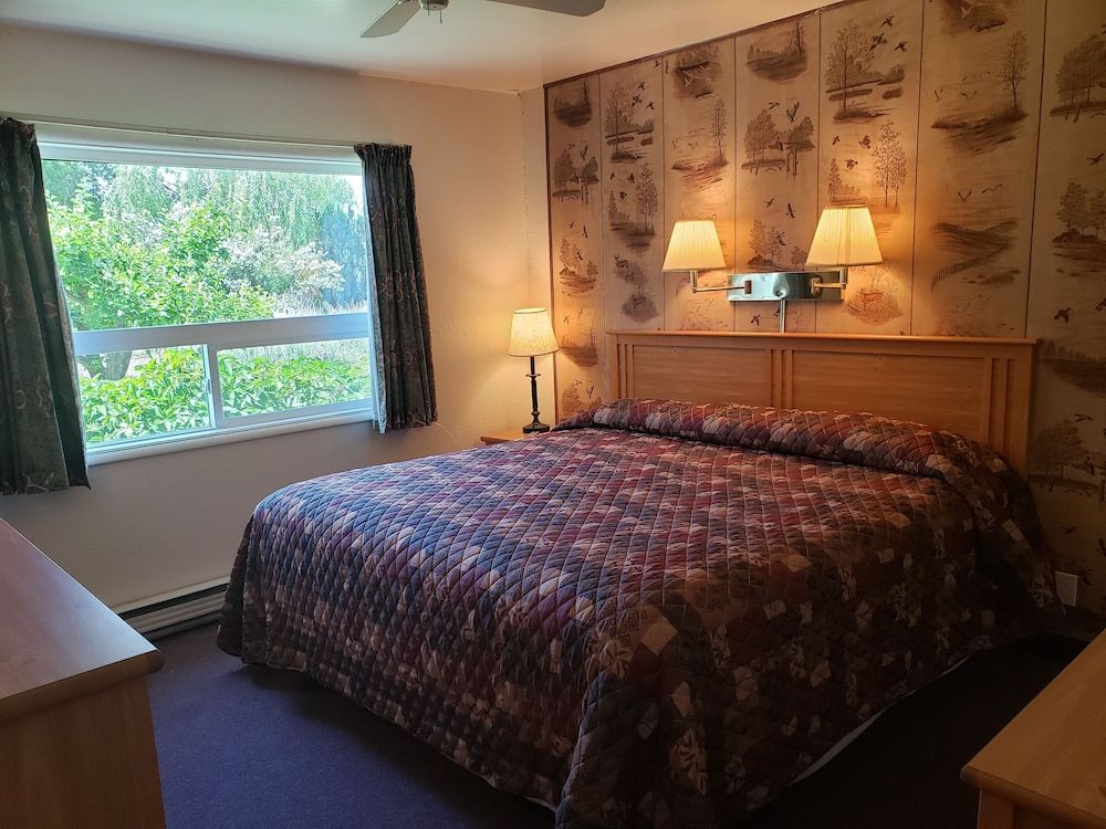 Bridge Street Inn Room, 1 King Bed 2