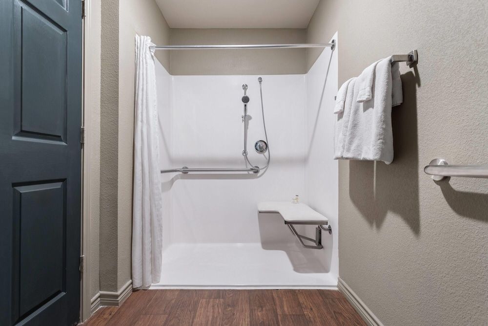 Suite, 1 Bedroom, Accessible, Non Smoking (Mobility, Roll-In Shower)