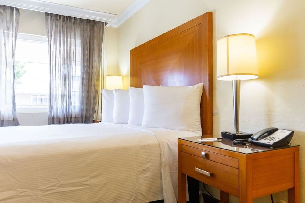 undefined Inn at San Luis Obispo 8