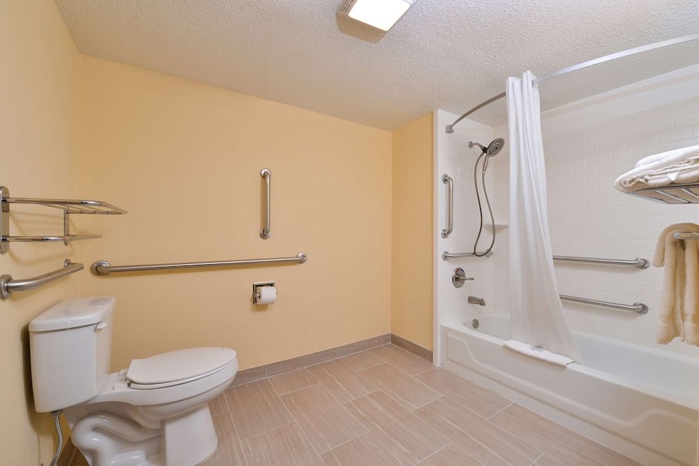 Americas Best Value Inn Tupelo Barnes Crossing Room, 1 King Bed, Accessible, Non Smoking 5