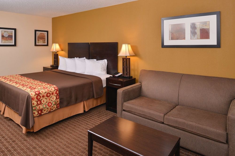 Americas Best Value Inn Tupelo Barnes Crossing Room, 1 King Bed, Non Smoking 3