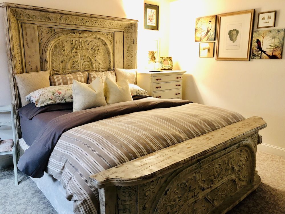 Frederick William House Harbor Side Garden Suite, King Bed, Fireplace, Private Bath, Bikes Included 5