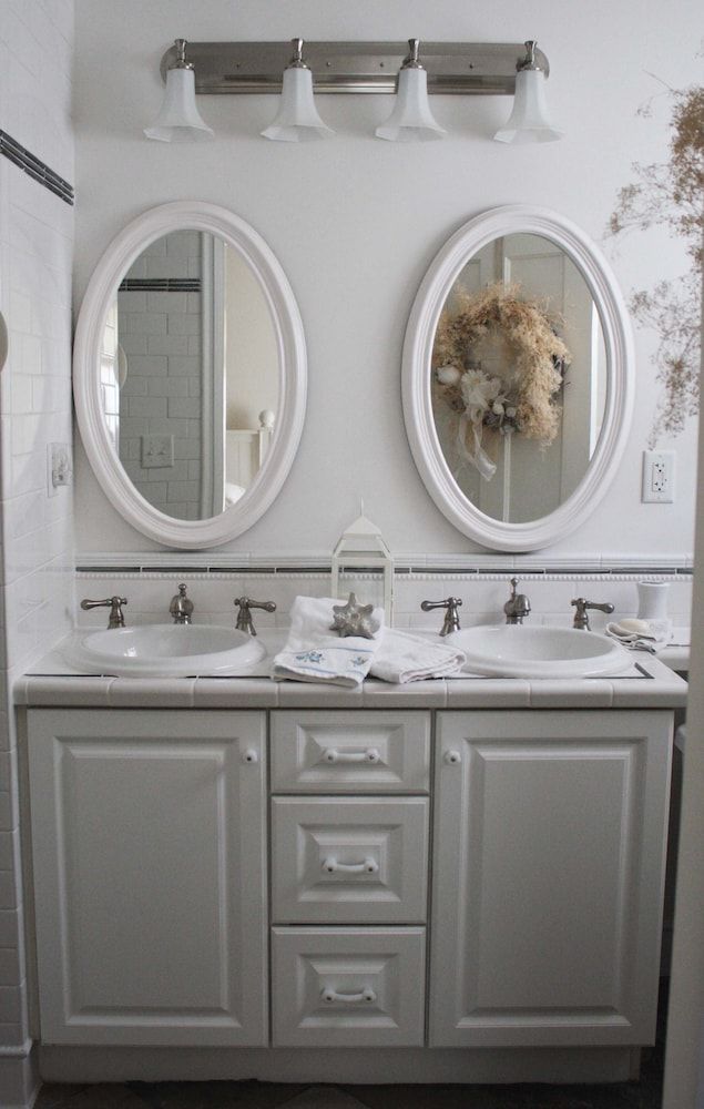 Frederick William House Luxury Seaside Suite, King Bed, Private Bath, Bikes Included 3