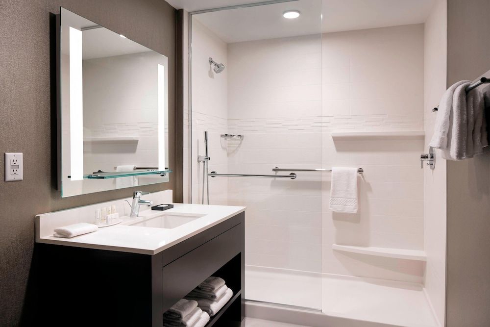 Residence Inn by Marriott Seattle Downtown/Convention Center Standard Studio Suite, 1 King Bed with Sofa bed 4