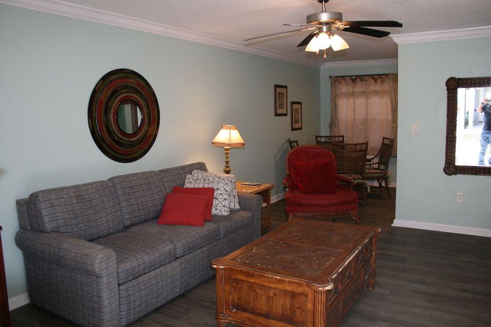 Royal North Beach All Suites Deluxe Suite 4