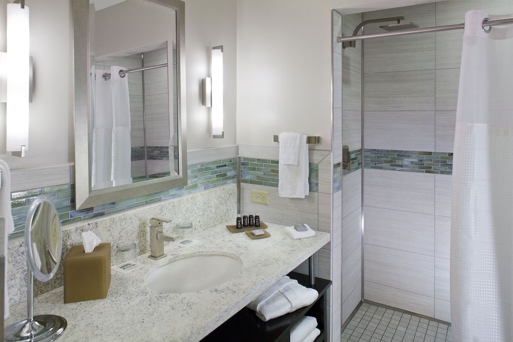 Seminole Casino Hotel Immokalee Deluxe Room, 1 King Bed 2