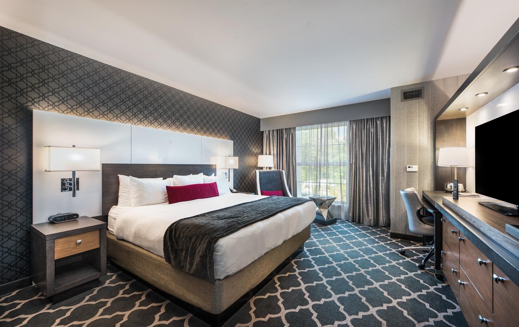 Deluxe King Bed