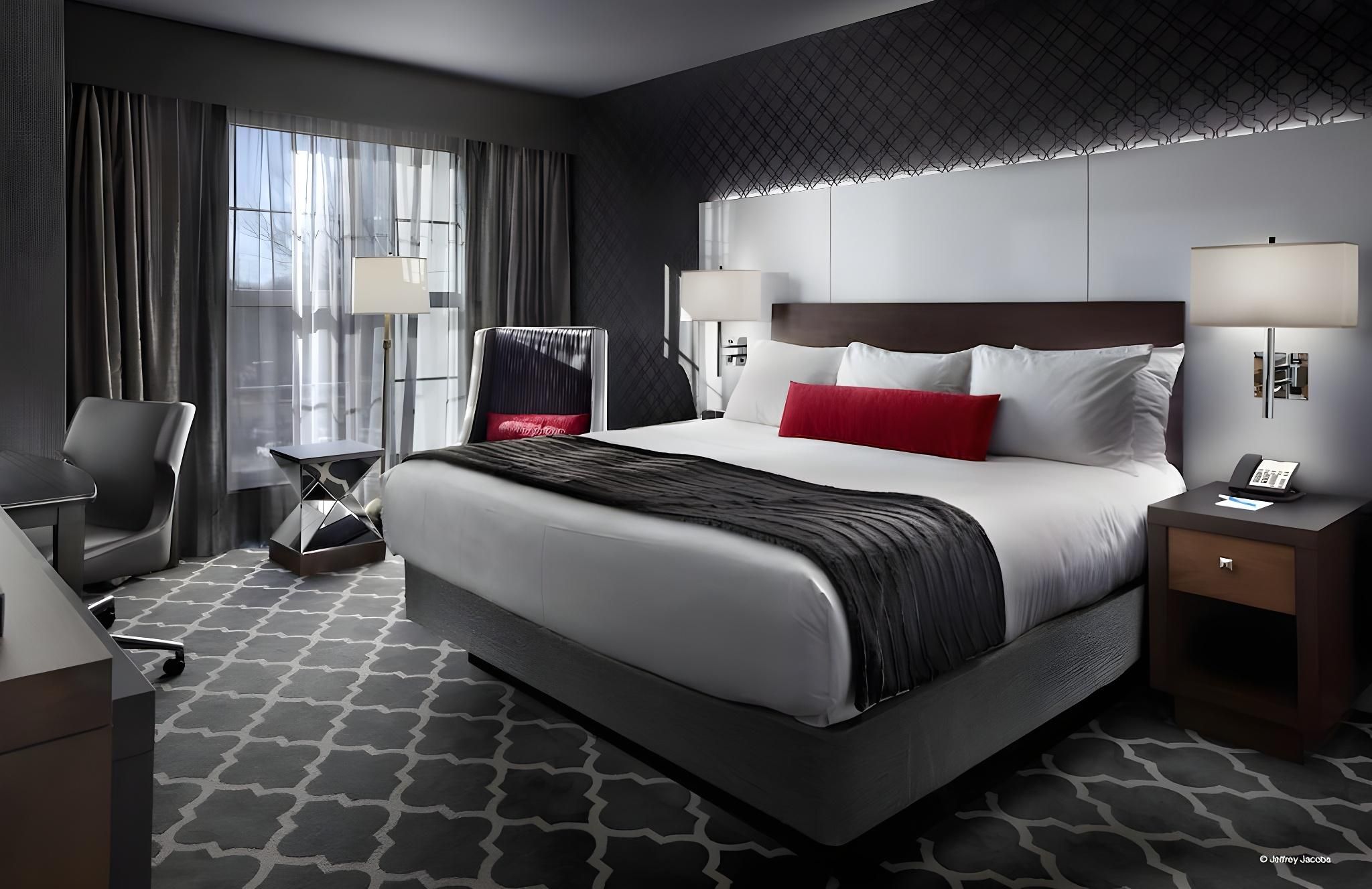 Deluxe King Bed
