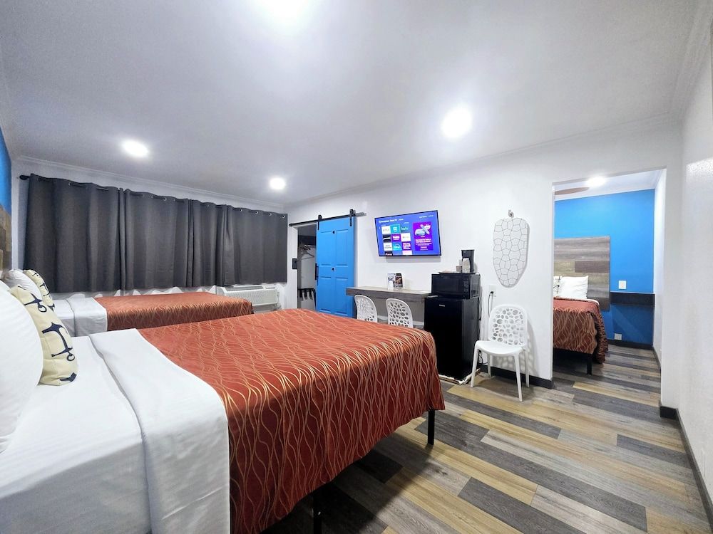 The Guest Harbor Inn - Port of Los Angeles San Pedro Standard Triple Room 2