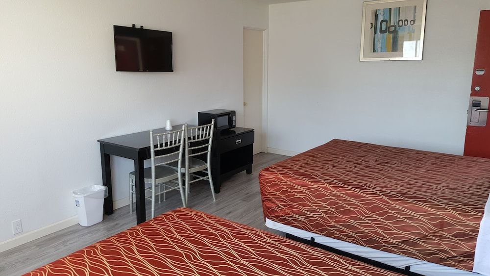 The Guest Harbor Inn - Port of Los Angeles San Pedro Standard Triple Room