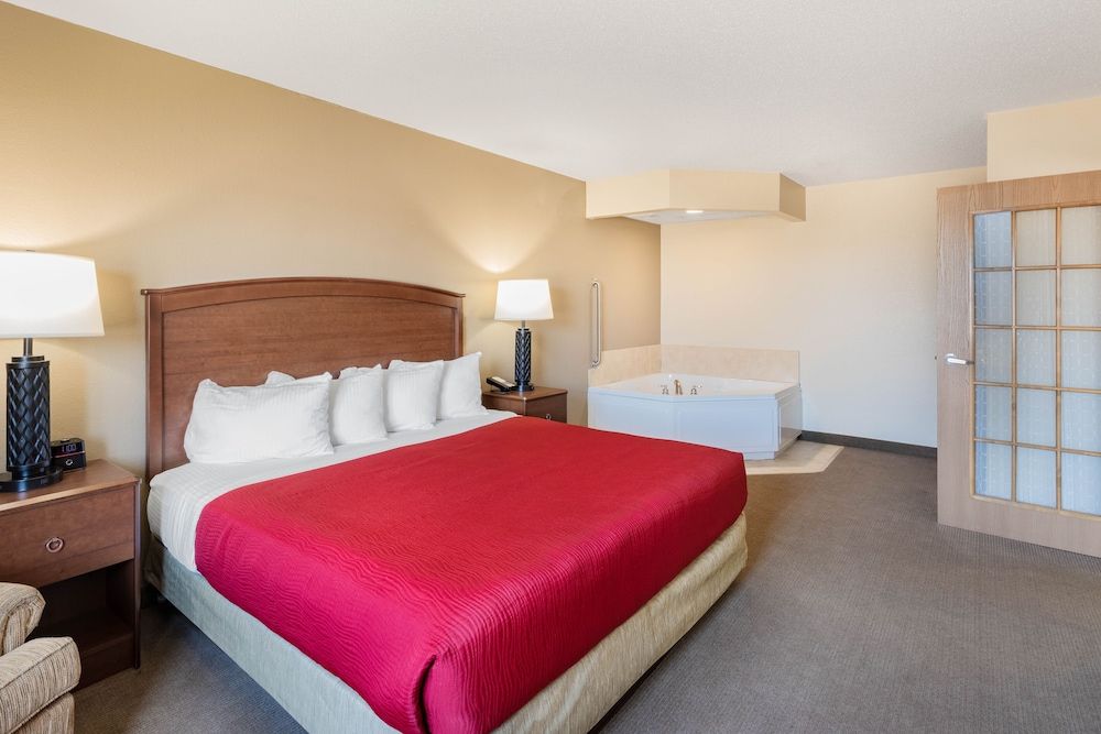 Suite, 1 Bedroom, Non Smoking (1 King Bed)
