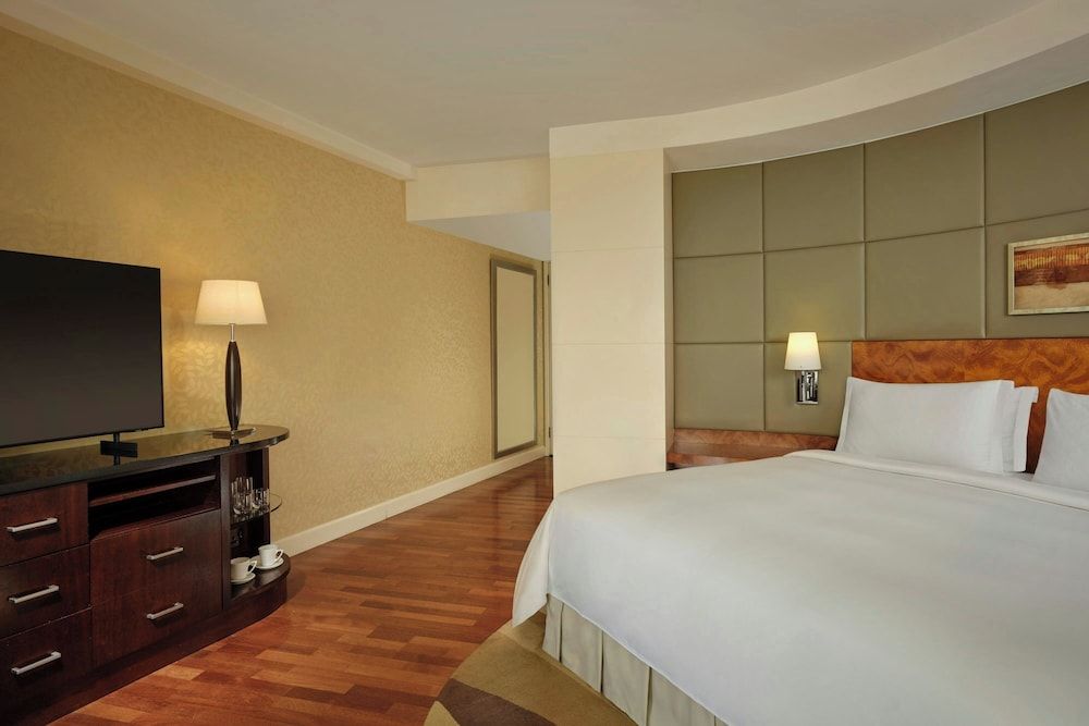 The Park Tower Knightsbridge, A Luxury Collection Hotel Executive Room, 1 King Bed 6