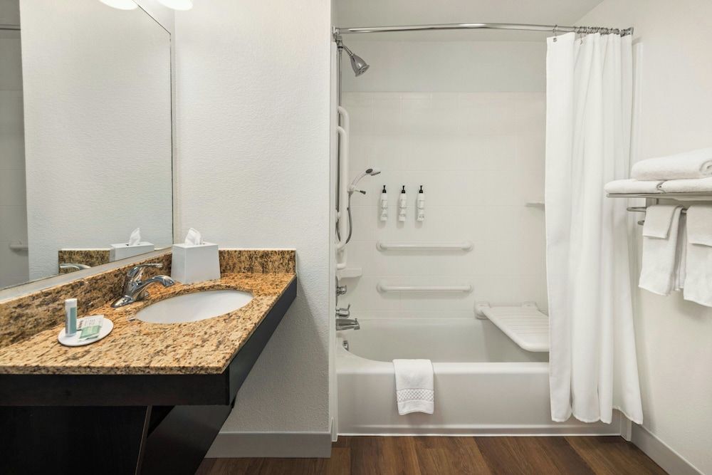 Suite, 1 Bedroom, Non Smoking (Mobility Accessible, Tub)