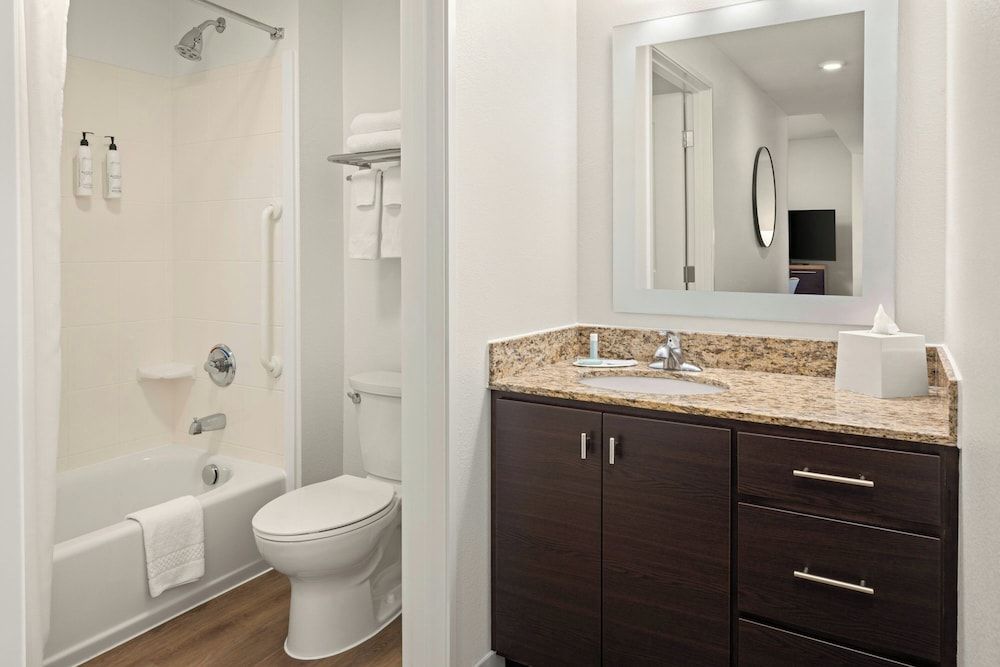 Suite, 2 Bedrooms, Non Smoking (Hearing Accessible)