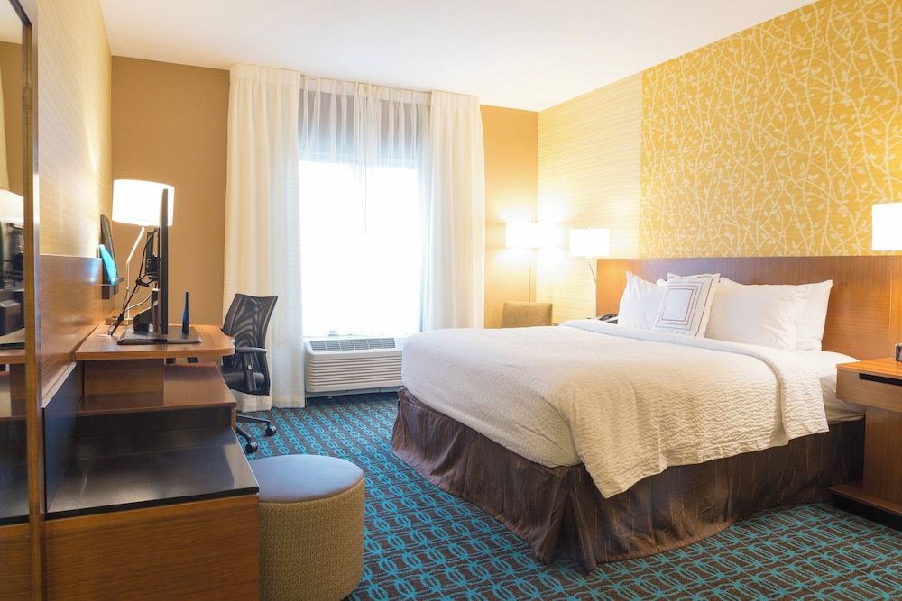 Room, 1 King Bed (Hearing Accessible)