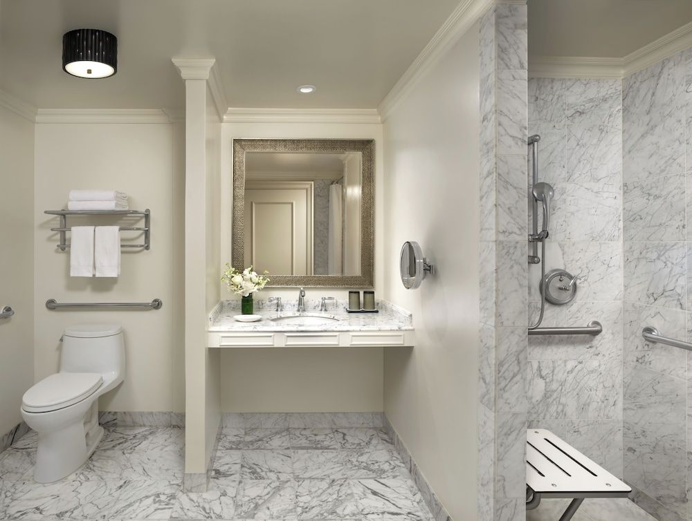 Fairmont Gold 1 Bedroom King Suite, Gold Lounge Access, Accessible Shower (Newly Renovated)