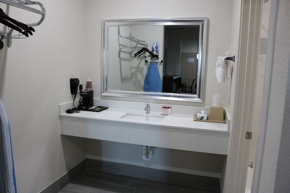 Studio, 2 Queen Beds, Kitchenette