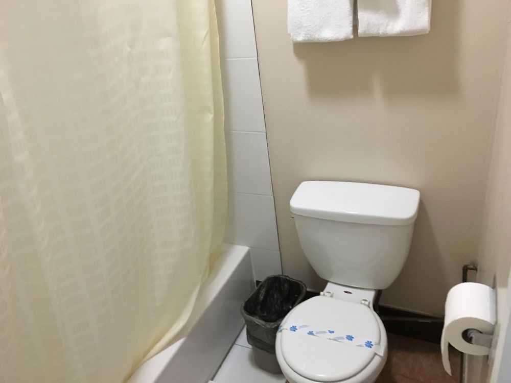 Eastsider Motel Comfort Room, 2 Queen Beds, Non Smoking 4