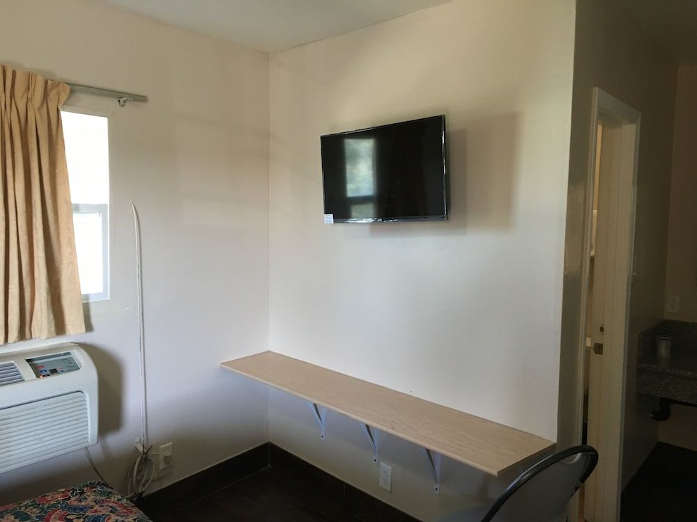 undefined Eastsider Motel 8