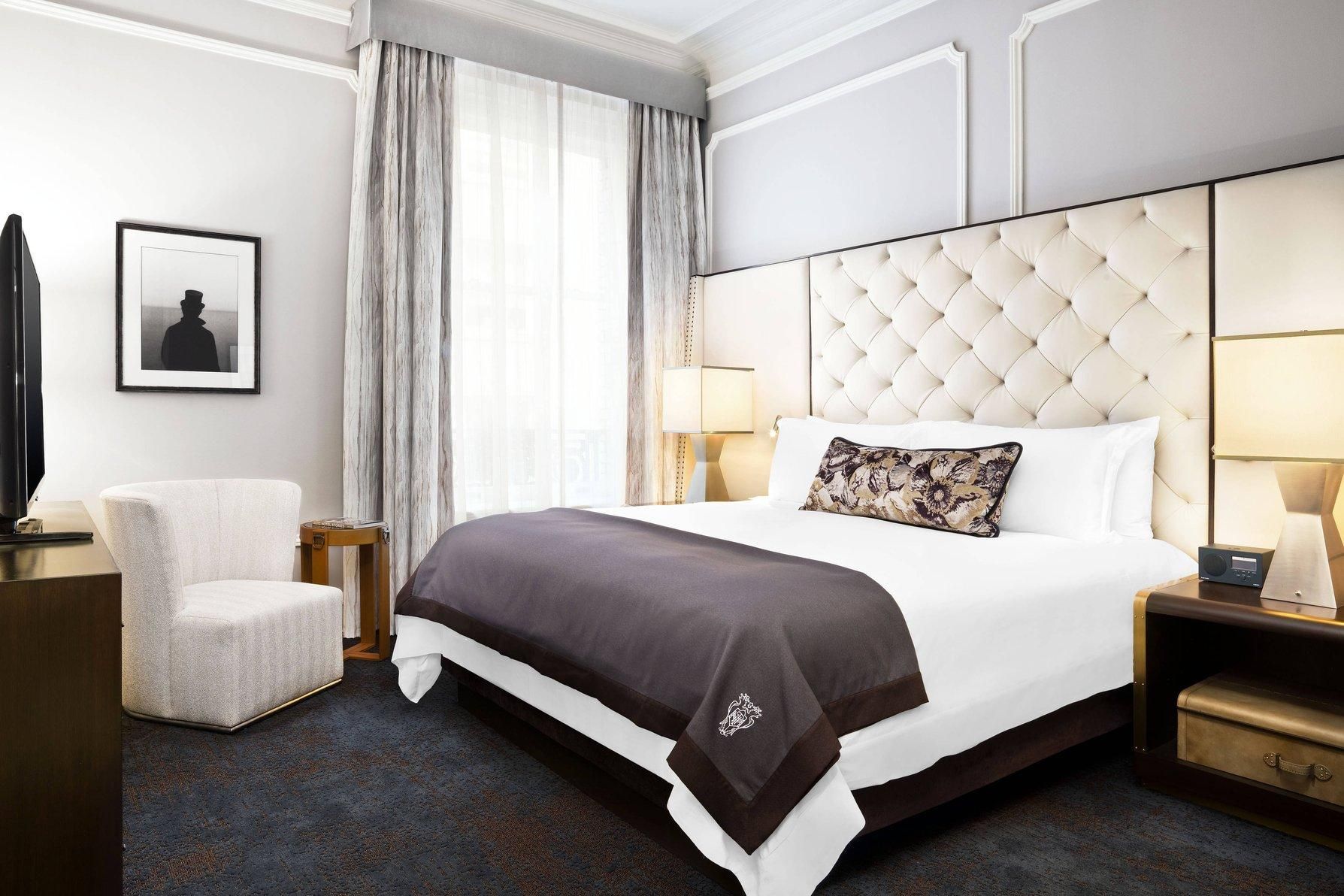 Superior Suite, 1 Bedroom 2 room Suite, 1 King, Sofa bed