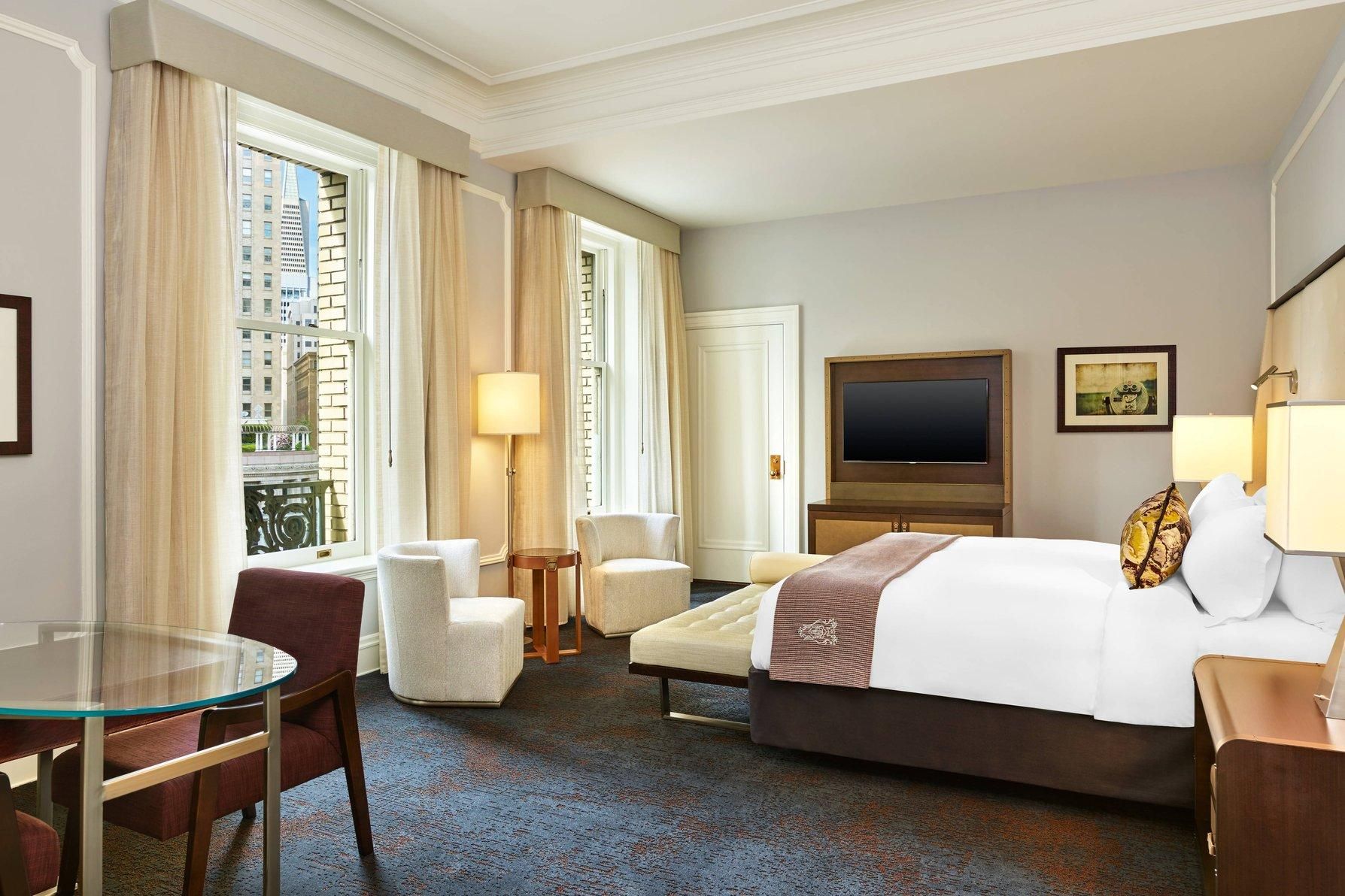 Grand Deluxe Room, Larger Guest room, 1 King