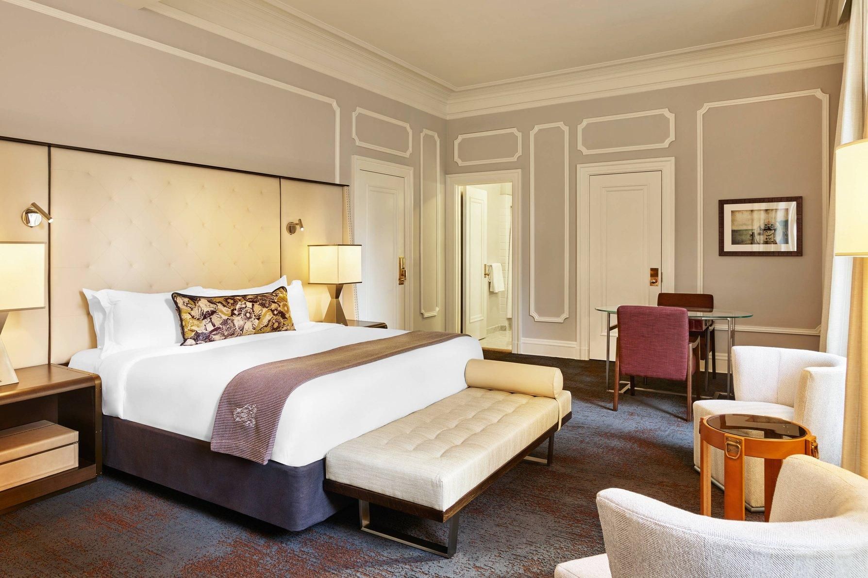 Grand Deluxe Room, Larger Guest room, 1 King