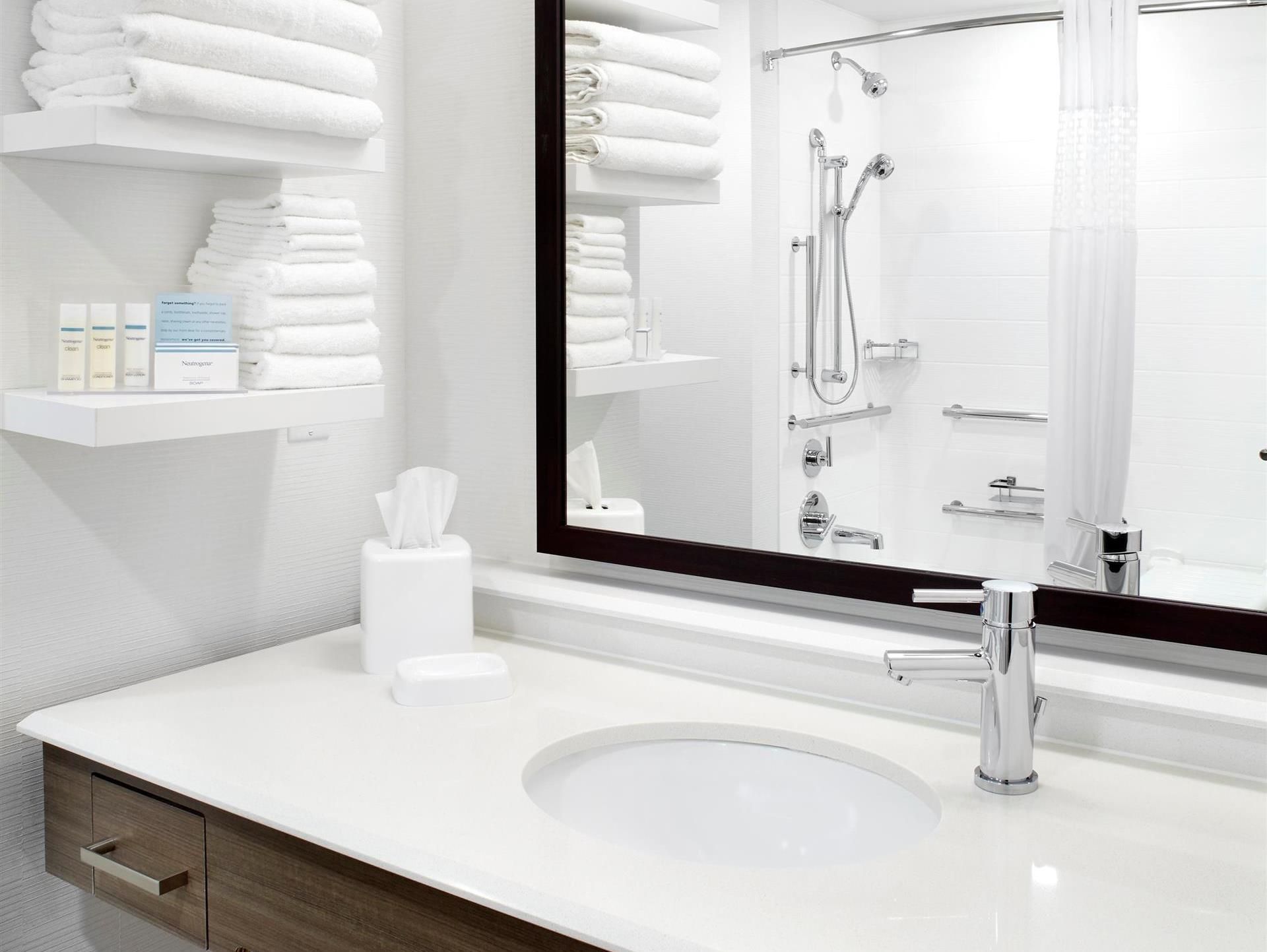 undefined Hampton Inn & Suites Pittsburgh Airport South–Settlers Ridge 5