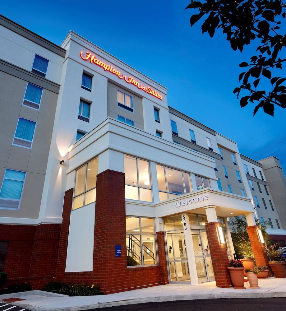 undefined Hampton Inn & Suites Pittsburgh Airport South–Settlers Ridge 2