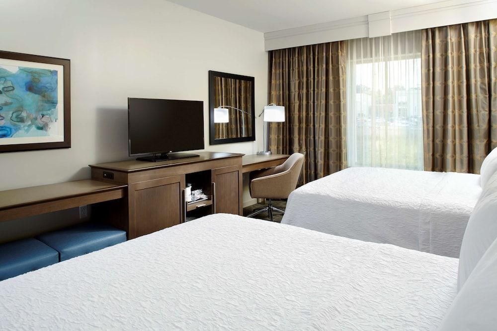 undefined Hampton Inn & Suites Pittsburgh Airport South–Settlers Ridge 7