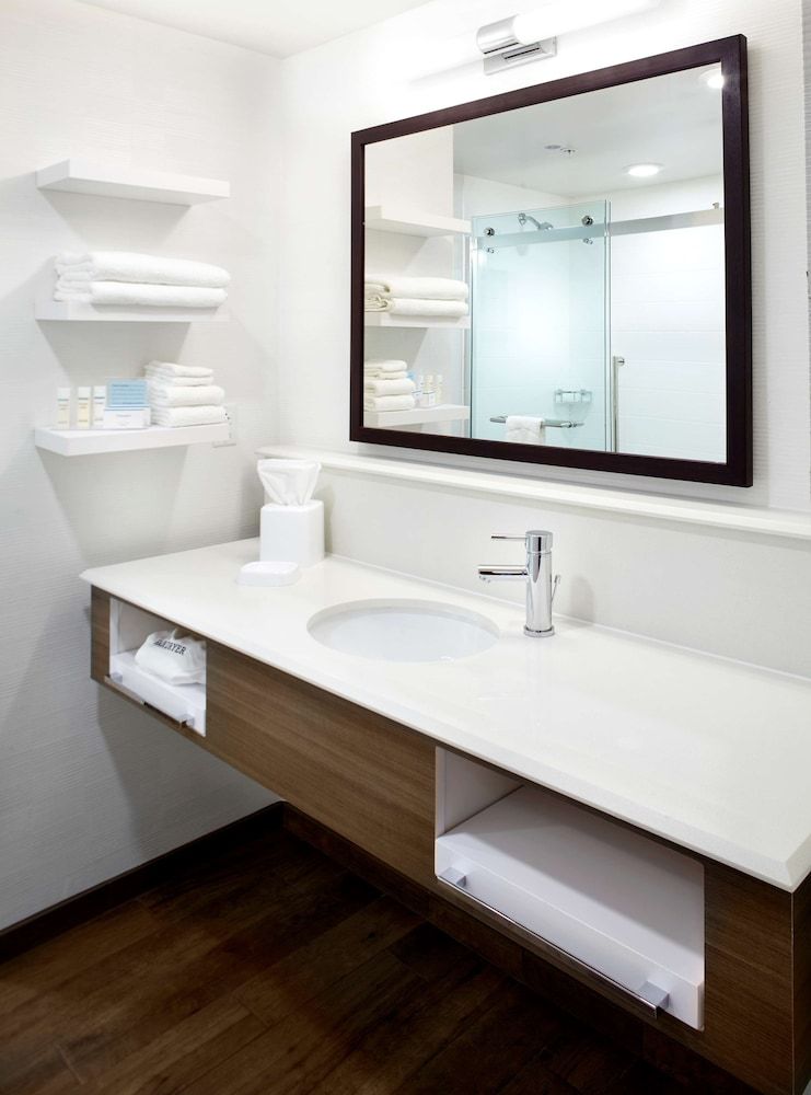 undefined Hampton Inn & Suites Pittsburgh Airport South–Settlers Ridge 9